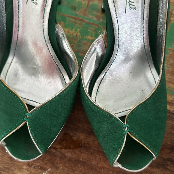 Vintage Anne Michelle green silk heels - Picture 6 of 6